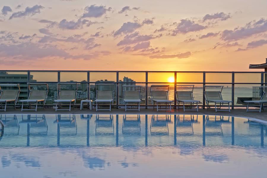 Hotel Universal Cattolica Esterno foto